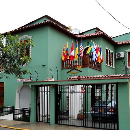 Hotel Miraflores Lodge Lima Exterior photo