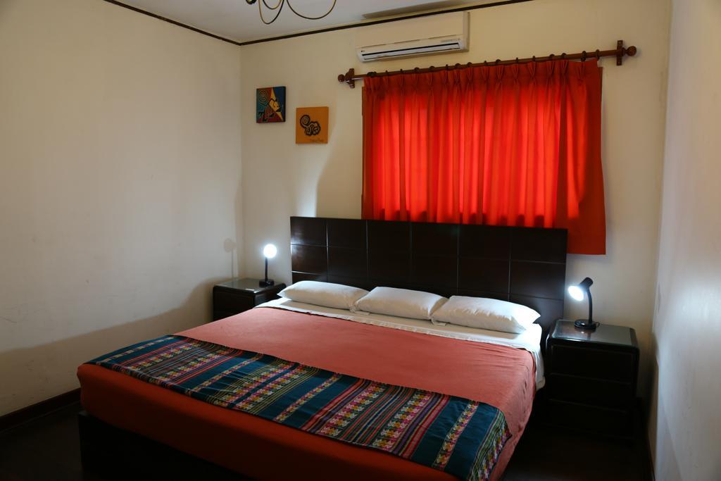 Hotel Miraflores Lodge Lima Room photo